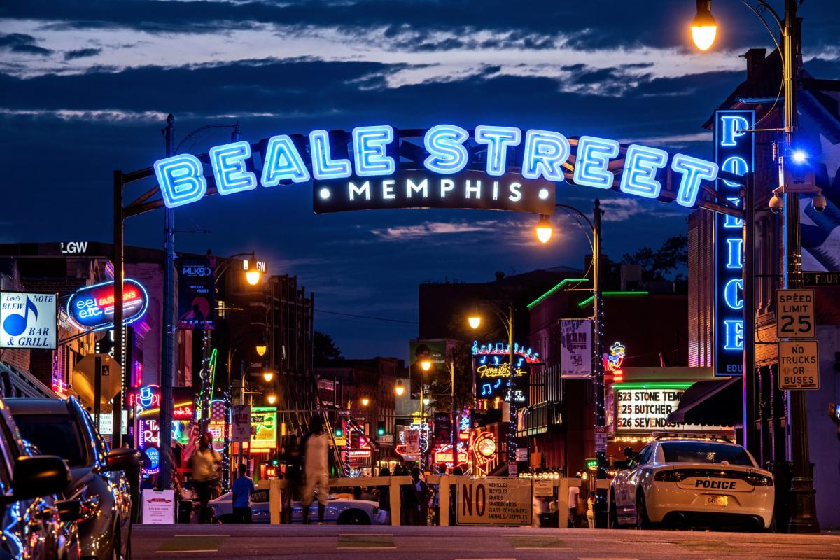 [Immagine: Beale_Street%2520%2520Phillip%2520Van%2520Zandt.jpg]