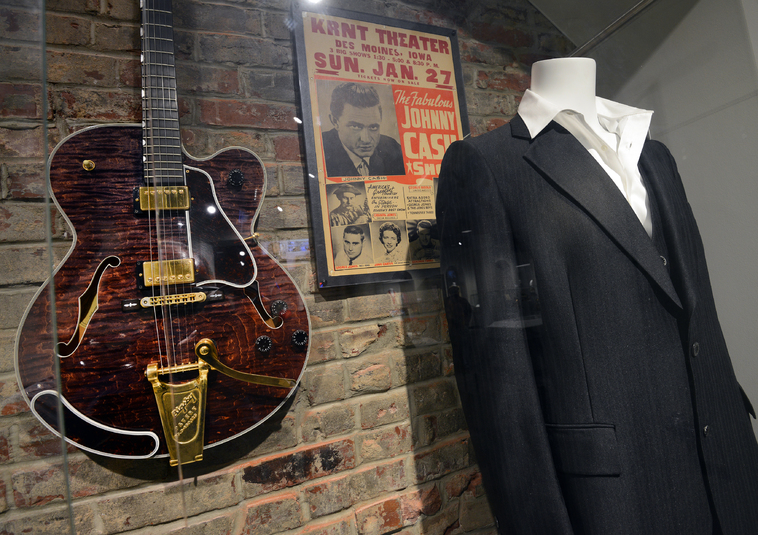 Johnny Cash's Suit and Guitar | Raphael Tenschert