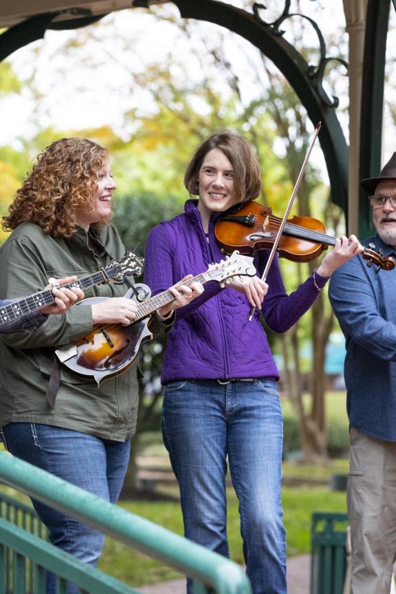 Live bluegrass music on the Collierville Town Square