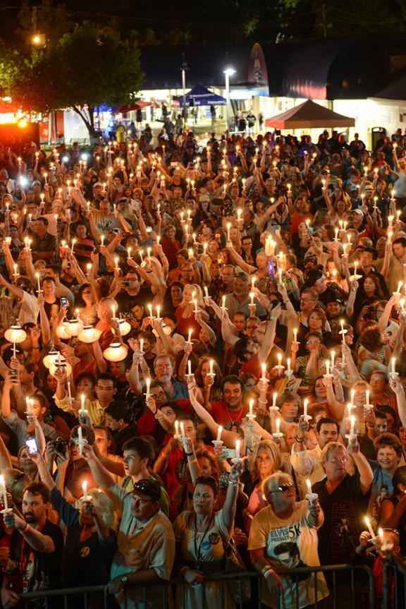 Elvis Week Candlelight Vigil. Photo Credit: EPE