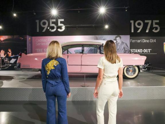 Fans in front of Elvis' Pink Cadillac | Alex Shansky