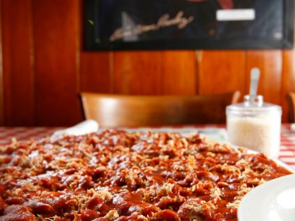 Colettas famous pizza is fit for a king - Justin Fox Burks