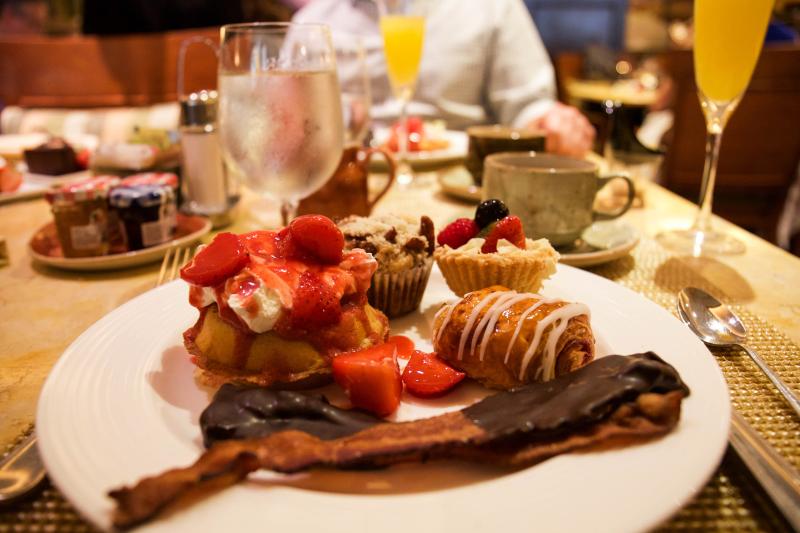 brunch plate for peabody