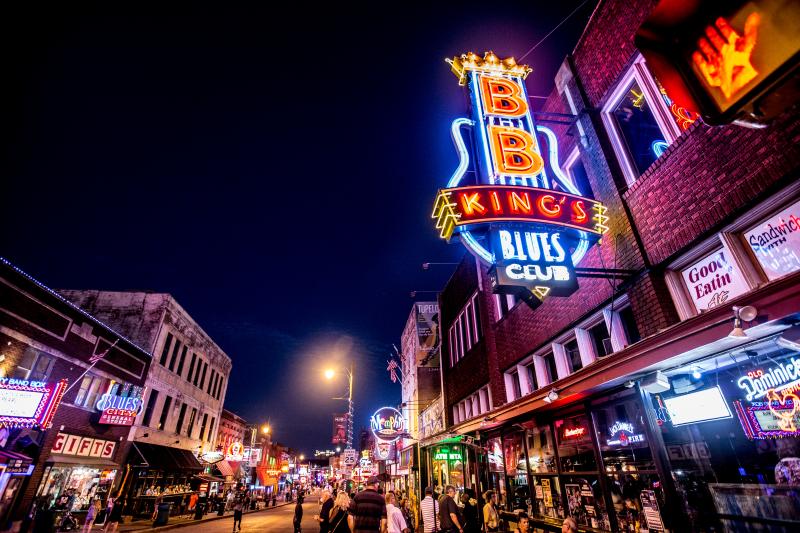 BB Kings Blues Club lit up at night on Beale Street