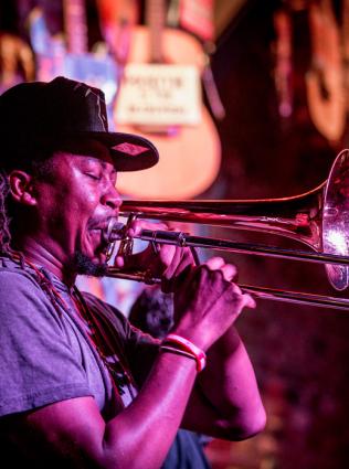 Live music at Rum Boogie Cafe