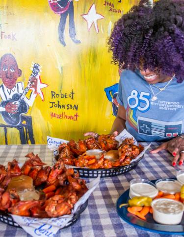 Hot Wings at Central BBQ | Alex Shansky