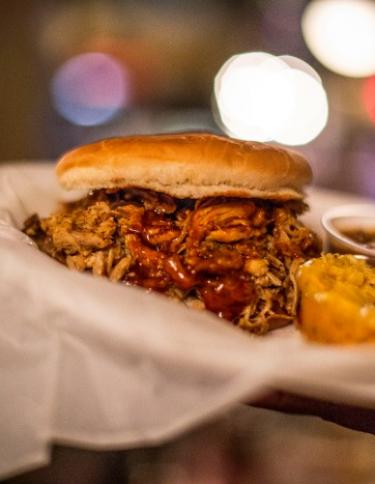 Pulled pork sandwich - Rendezvous Restaurant in Memphis