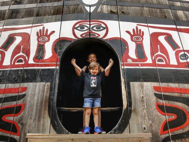 Kids at the Northwest Passage at the Memphis Zoo