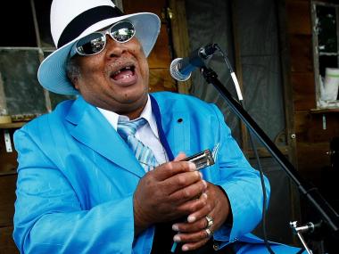 Blues singer in Memphis