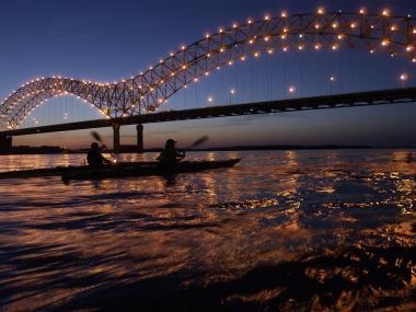 Kayaking on the Mississippi river
