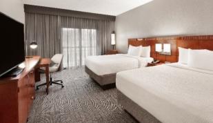 Enjoy Breakfast at Courtyard Photo