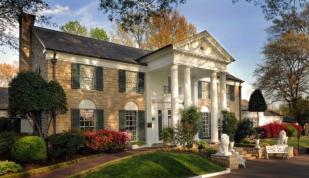 Save 20% with Graceland Christmas Hotel Package Photo