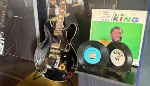 B.B. King Guitar on Display at Graceland Photo B.B. King Guitar on Display at Graceland Photo