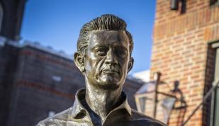 Johnny Cash Statue Photo