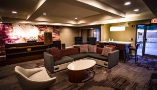 Courtyard by Marriott - Trey McArthur Photo