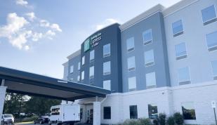 Holiday Inn Express - Julian Harper Photo