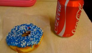 Gibson's Donuts pay tribute to the University of Memphis Tigers with blue decorations. Photo by Kerry Crawford. Photo