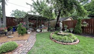 Garden Walk - Alex Shansky Photo