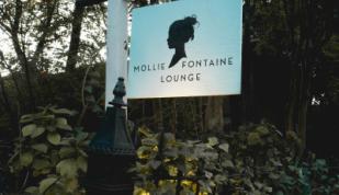 Mollie Fontaine Sign - Alex Photo