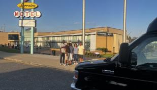 901Best Bites Tour - Sleek Shuttle Service Photo