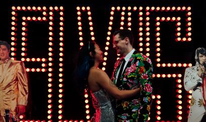 Bride and groom at Elvis Presley's Memphis | The Warmth Around You