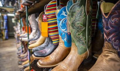 Shopping on the Collierville Town Square outside of Memphis | Craig Thompson