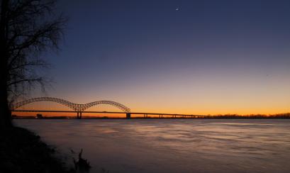 Hernando DeSoto Bridge and Mississippi River | Justin Fox Burks