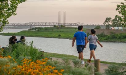 Couple walking the trails along the Memphis riverfront | Kristin Luna