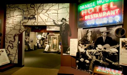 Rock N Soul Interior Exhibits