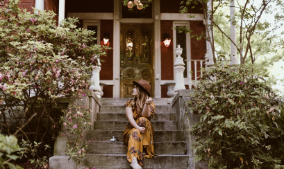 woman in front of Mollie Fontaine Loung