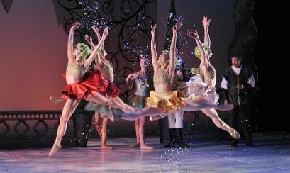 ballet memphis performers on stage dancing