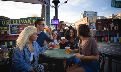 Alfred's On Beale Patio / Alex Shansky Alfred's On Beale Patio
