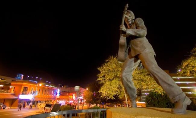 elvis statue on beale street |Marvin Garcia