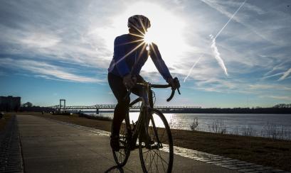 Cycling on the River / Craig Thompson