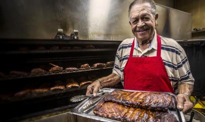Neely's Interstate BBQ / Craig Thompson Neely's Interstate BBQ / Craig Thompson