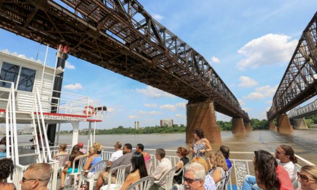 Riverboat rides in Memphis
