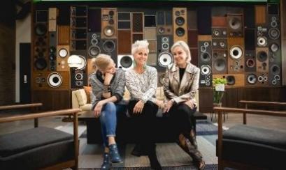 Rockin the Ages at Central Station Hotel | Alex Shansky