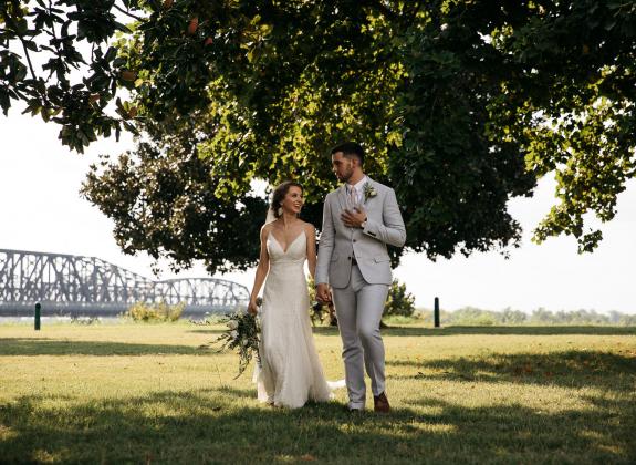 A wedding by the Mississippi Riverside