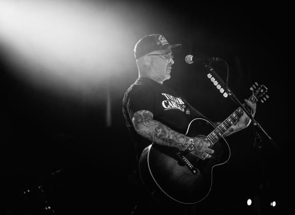 aaron lewis