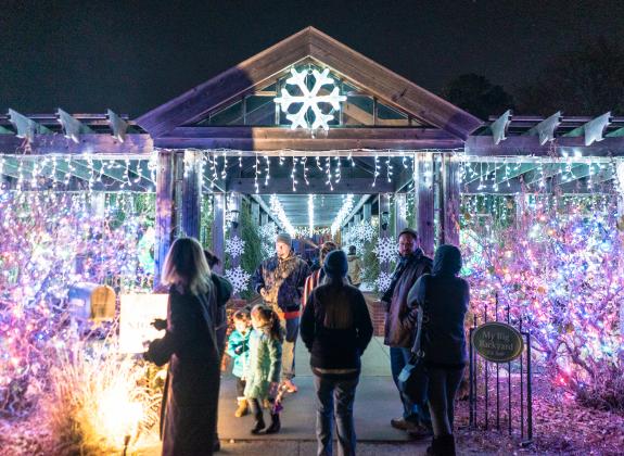 Memphis Christmas Lights 2021 Holiday Wonders At The Garden 2021 Memphistravel Com