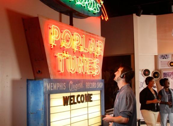 Pop Tunes at Rock n Soul Museum