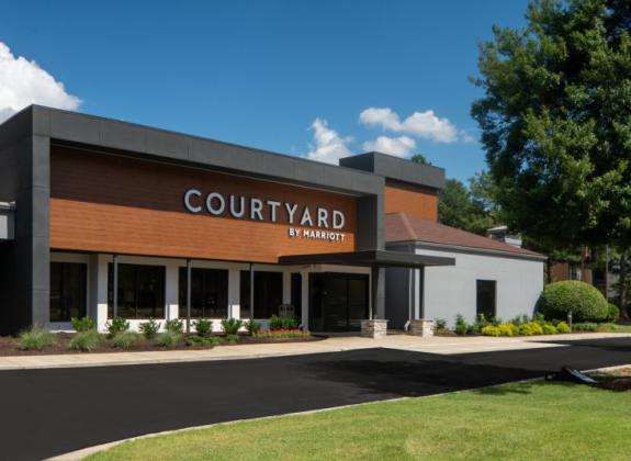 Enjoy Breakfast at Courtyard Photo