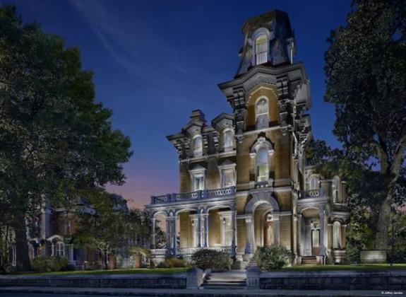 Dinner for Ten: A Fun Destination Staycation at Memphis' own James Lee House Photo