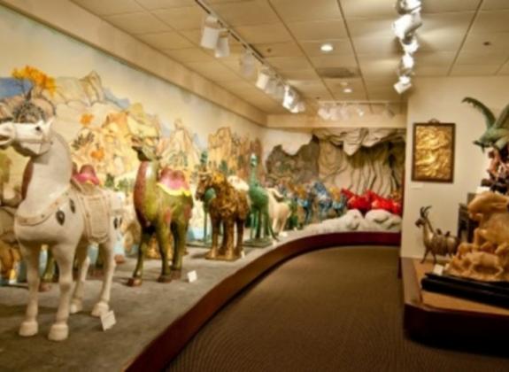 Exhibits at the Belz Museum of Asian and Judaic Art. Photo by Steve Roberts Photo 2