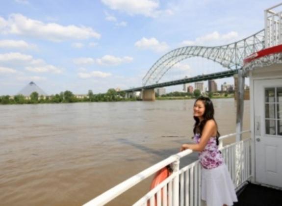 Riverboat rides on the Mississippi River. Photo by Brand USA Photo 2
