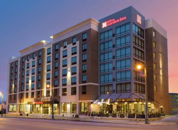 Hilton Garden Inn exterior at dusk Photo