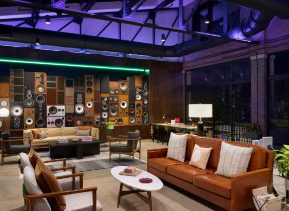Lobby Photo 16