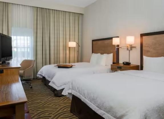 Queen Beds Hampton Inn - Hilton Photo 10