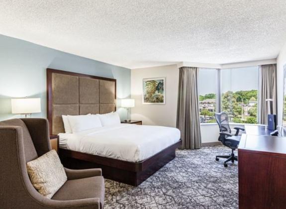 Doubletree Hotel Memphis East_King Room Photo 2