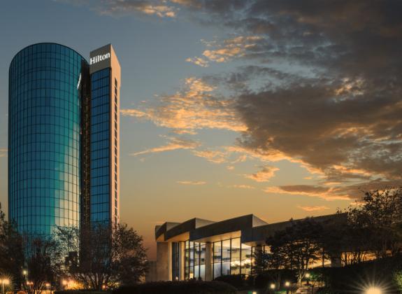 Hilton Memphis Exterior Landscape Photo 3